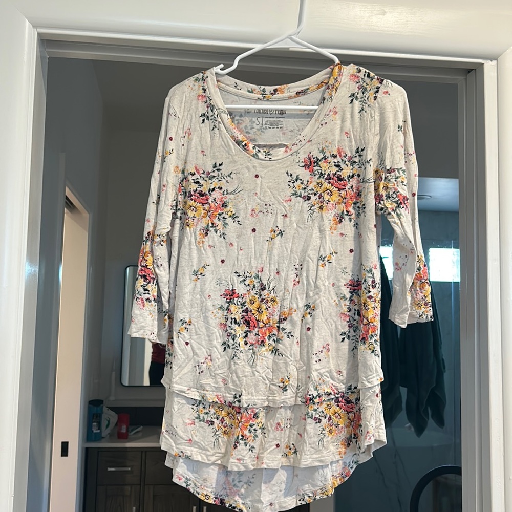 Latched Mama 3/4 Sleeve Scoop Neck Nursing Top 2.0